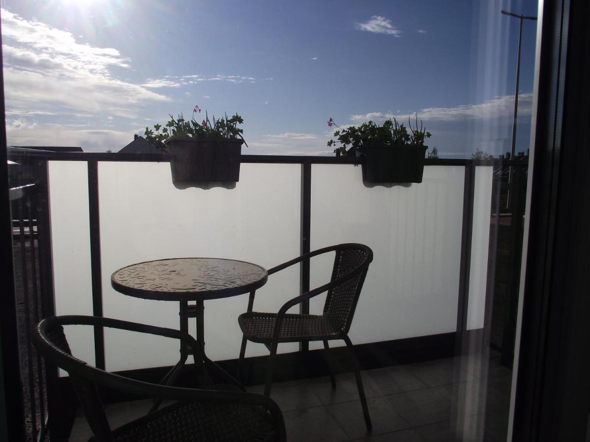 Apartament Holenderski Z Prywatnym Miejscem Postojowym W Garazu Кошалин Екстериор снимка
